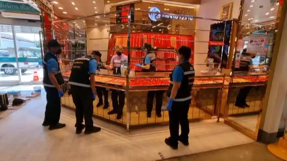 คนร้ายก่อเหตุชิงทองกลางห้างดังกลางวันแสกๆ