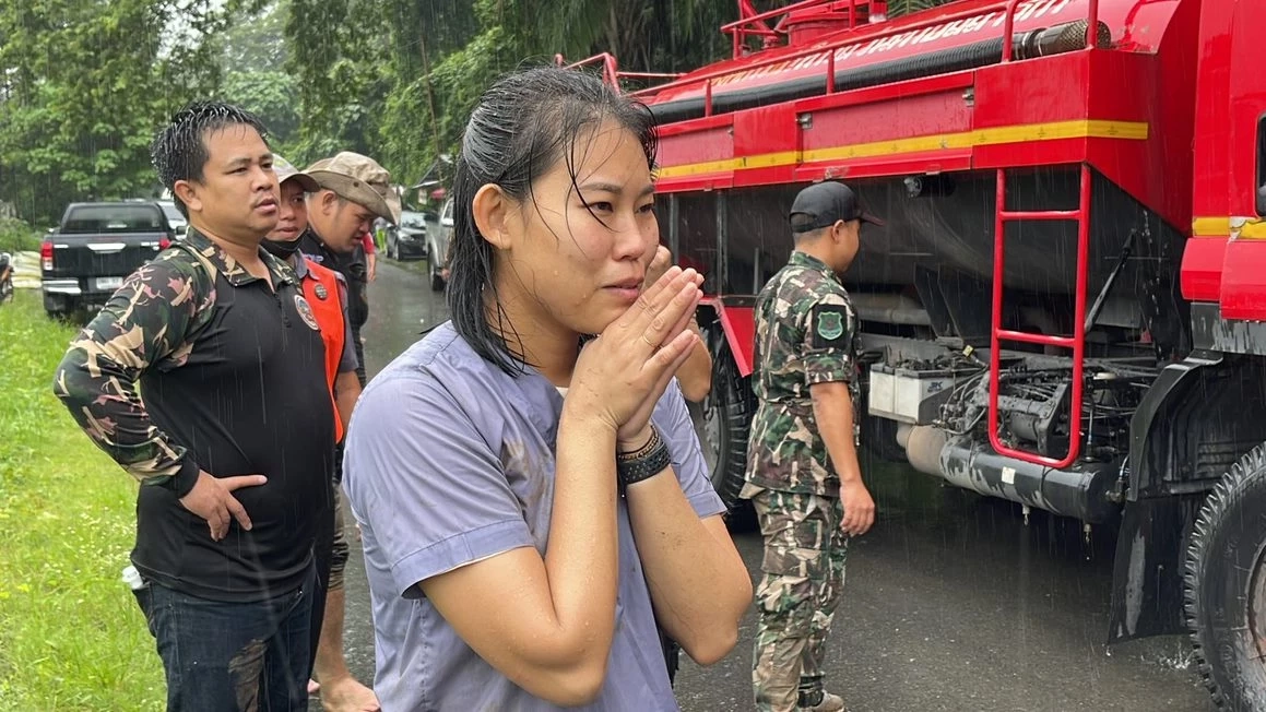 นาทีชีวิตช่วยแม่-ลูกช้างป่าตกท่อระบายน้ำรีสอร์ท นครนายก