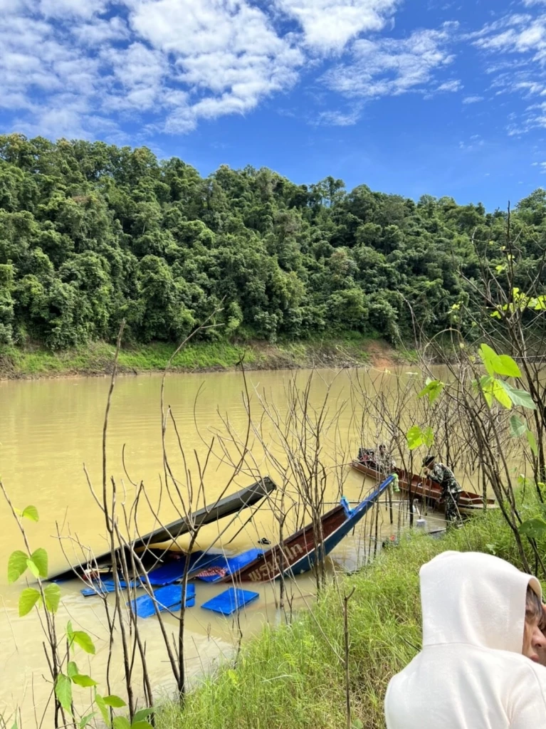 บิ๊ก ณทรรศชัย พร้อมเพื่อนดาราระทึก เรือล่มขณะนั่งไปทำบุญวัดในเขื่อน