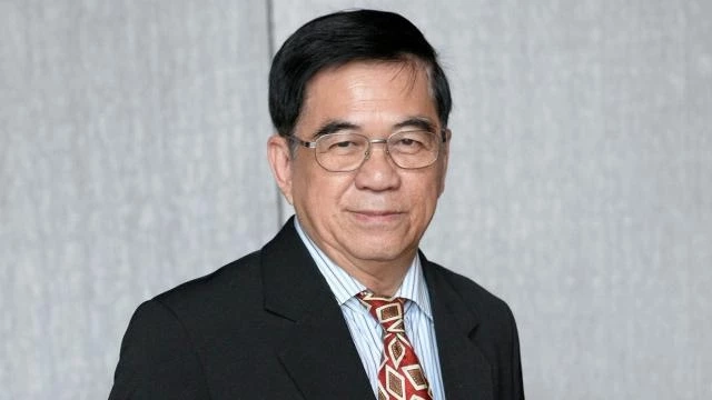  ศ.เกียรติคุณ นพ.สมศักดิ์ โล่ห์เลขา 