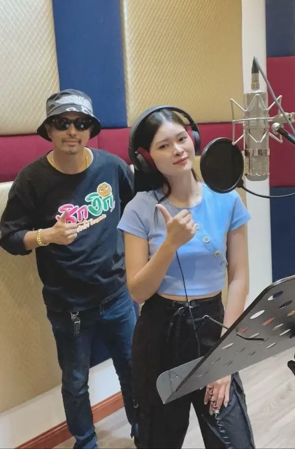นายห้างประจักษ์ชัย กับ เอ๋ มิรา