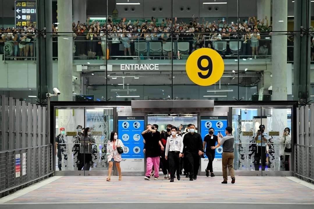 "แจ็คสัน หวัง" ถึงไทยแล้ว ทวิตเตอร์ลั่น #Welcomejacksontothailand ติดเทรนด์