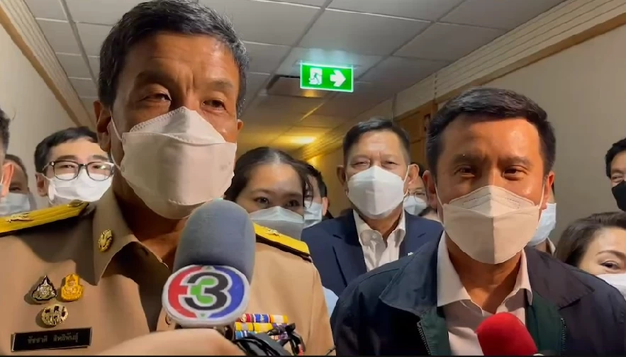 "ชัยวุฒิ" ปิดห้องคุย "ชัชชาติ" ปัดเคลียร์ใจปมโชว์ขิงจัดระเบียบสายสื่อสาร