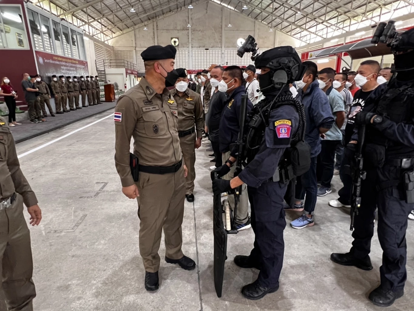 ฝึกทบทวน ตำรวนครบาล ขยายผล 5 ยุทธวิธีระงับเหตุอาชญากรรม