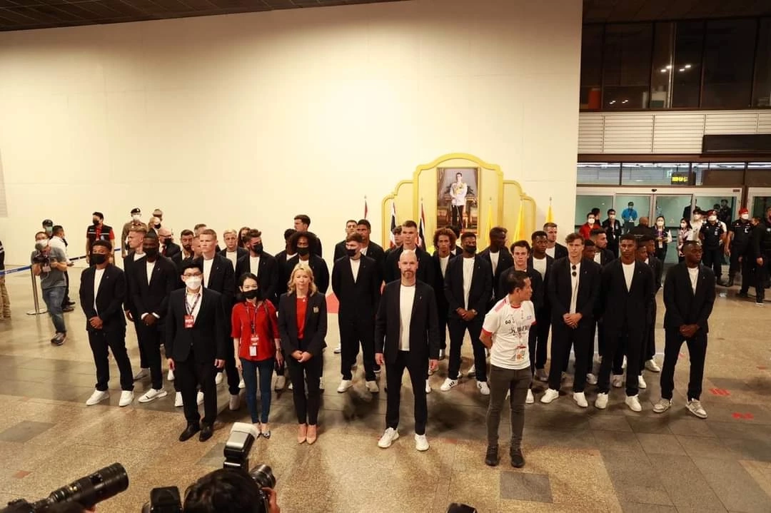 ทัพนักเตะ "แมนยู" เดินทางถึงไทยแล้ว (เครดิตภาพ : Sujita Rattapon)