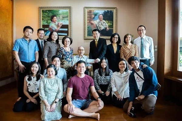 โซเชียลชื่นชม "จุน วนวิทย์" เจ้าของพัดลม"ฮาตาริ" บริจาค 900 ล้าน ให้มูลนิธิรามาธิบดีฯ