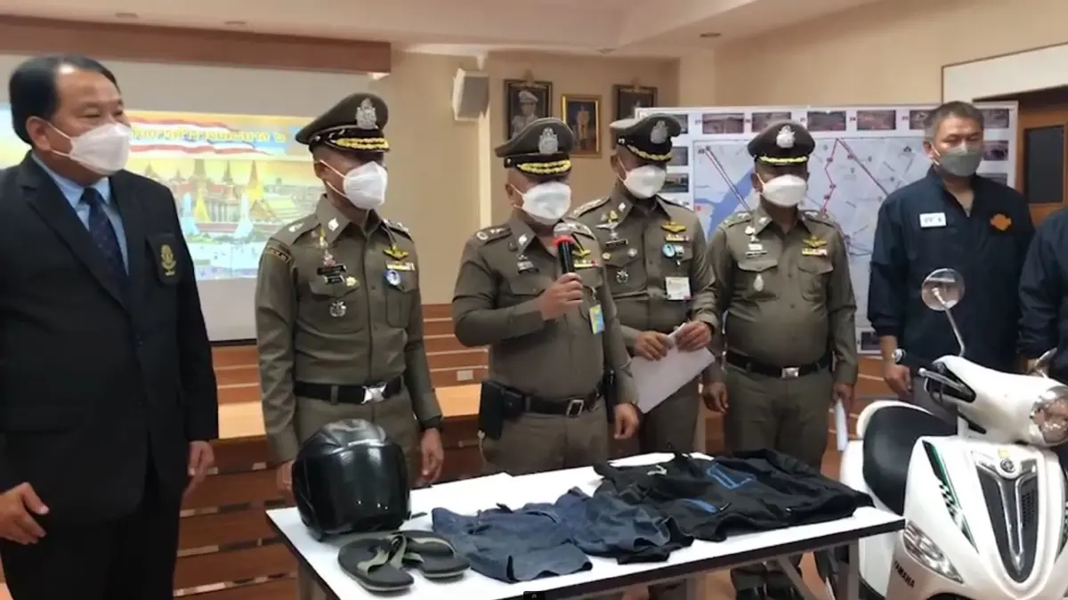 ตร.พลับพลาไชย 1 จับผู้ป่วยเมินบำบัดเสพติด ตระเวนวิ่งราว หน้าเทพศิรินทร์