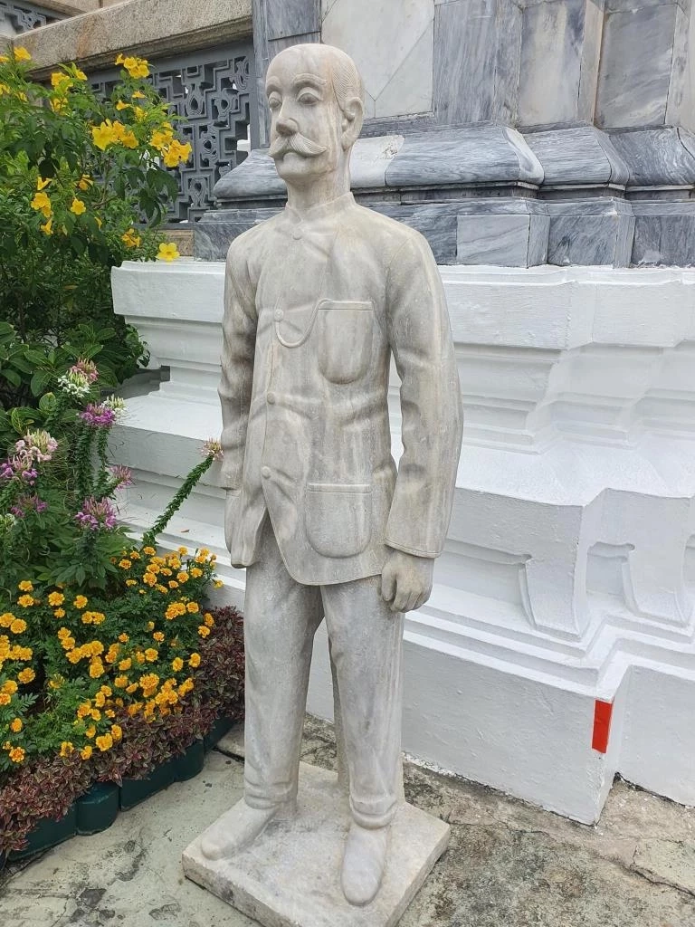 เหลน “กรมหมื่นราชศักดิ์สโมสร”' เปิดที่มา "ตุ๊กตาหิน" ใต้กำแพงรอบวัดพระแก้ว