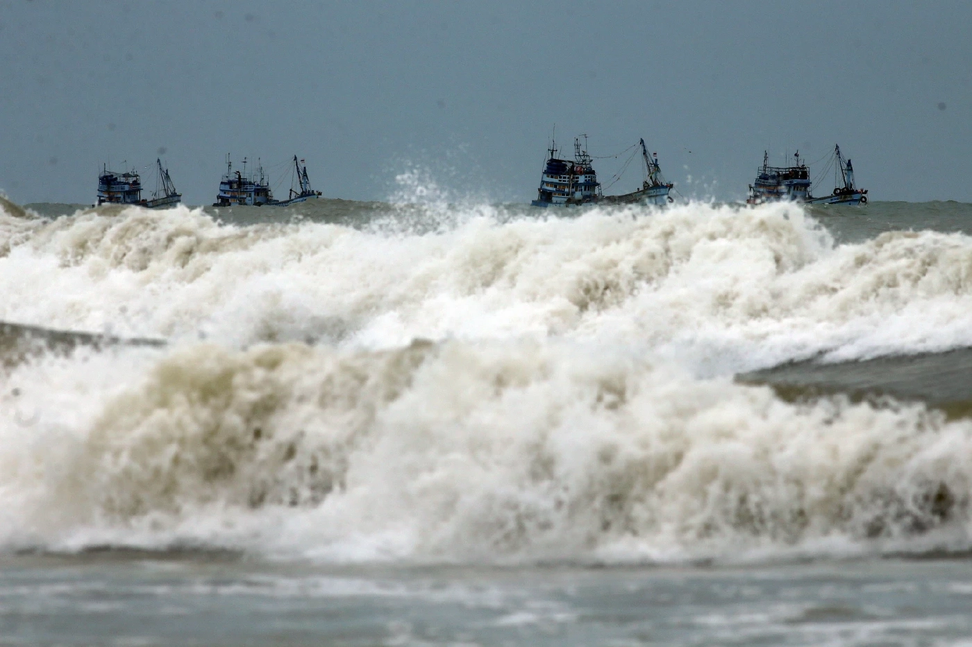 ประกาศ "กรมอุตุฯ" ฉ.8 ร่องมรสุมพาดผ่าน ฝนตกหนัก 55 จว. กทม.มีฝนช่วงบ่ายถึงค่ำ