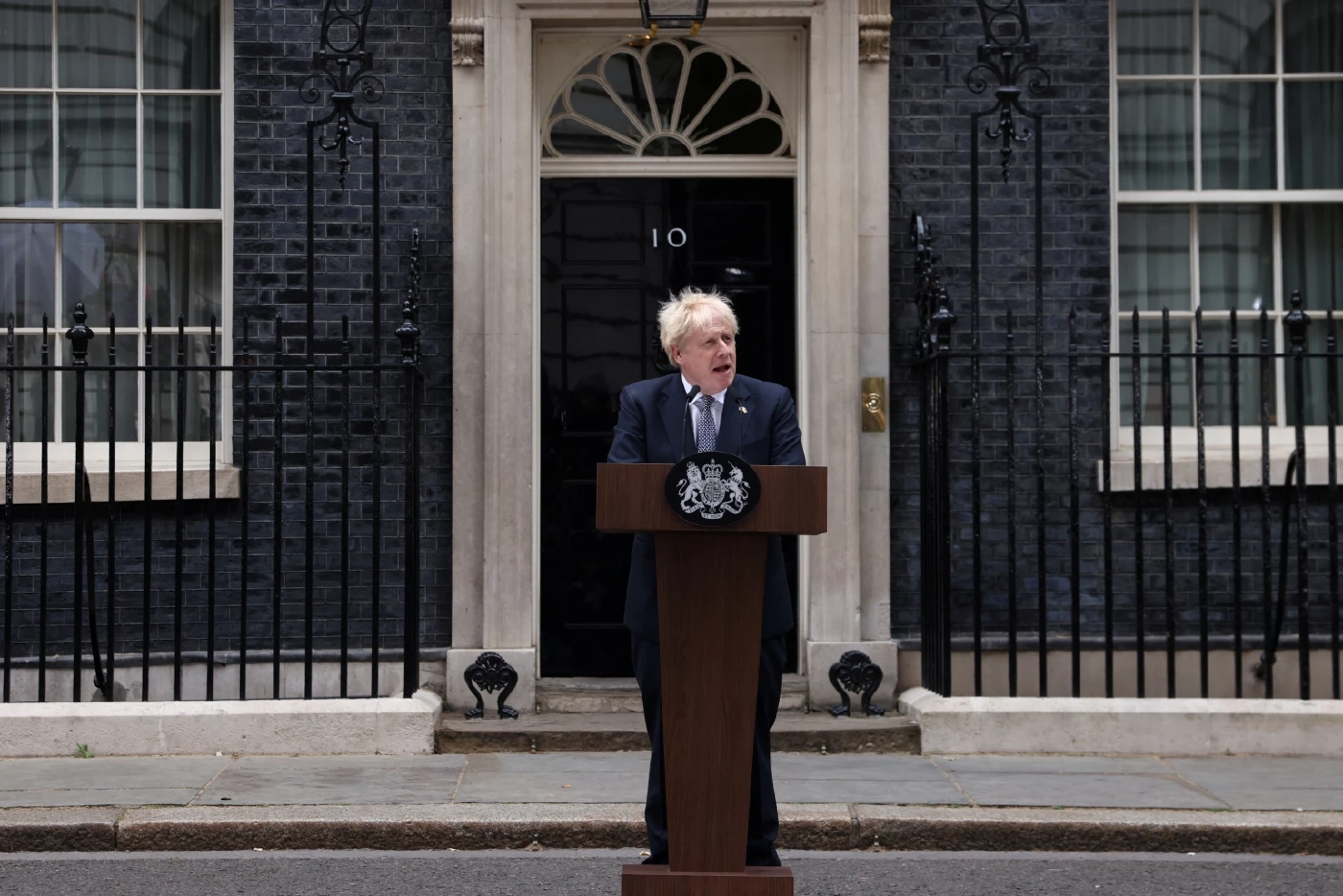 นายกฯ อังกฤษแถลงลาออก เสียใจอยู่ไม่ครบวาระ