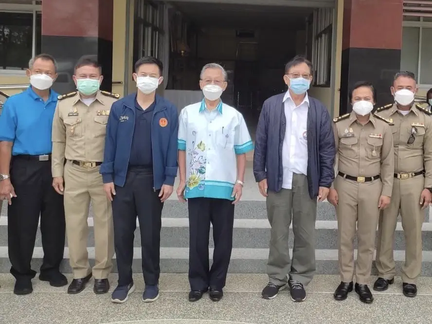 "ชวน"นำคณะเยี่ยม"เทพไท-มาโนช"หลังถูกศาลสั่งจำคุก 2 ปี