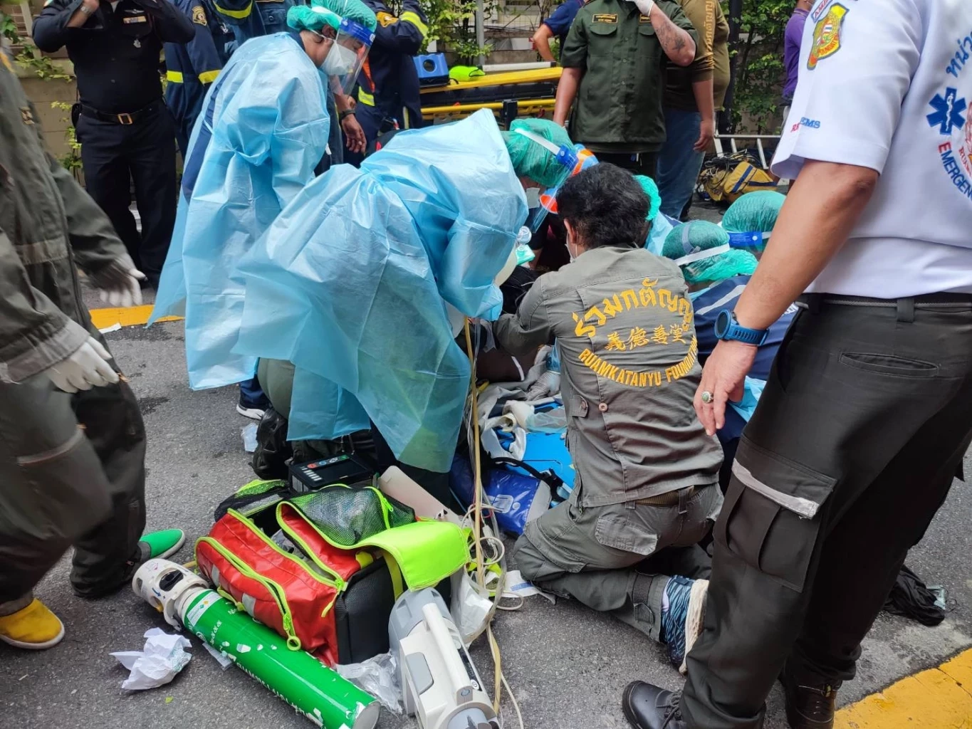 สุดยื้อ!! คนงานมุดท่อระบายน้ำถูกไฟดูด เสียชีวิตเพิ่มอีก 1 ราย