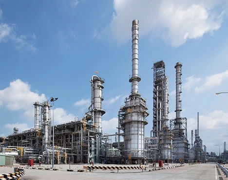 ธุรกิจโรงกลั่นน้ำมัน