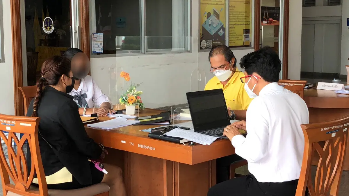 นักเรียนร้องทุกข์ศาลปกครอง