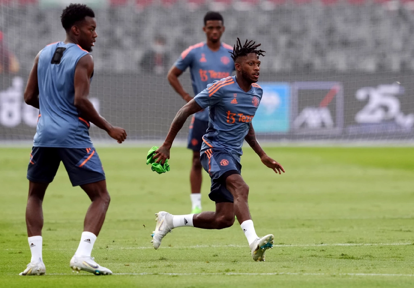 ประมวลภาพ แมนฯยูไนเต็ด ซ้อมเข้มก่อนดวลหงส์ศึกแดงเดือดพรุ่งนี้