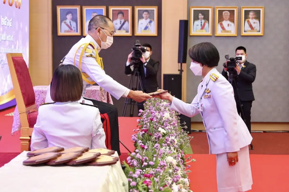 2 admin “Because We care” รับพระราชทานรางวัลประชาบดี
