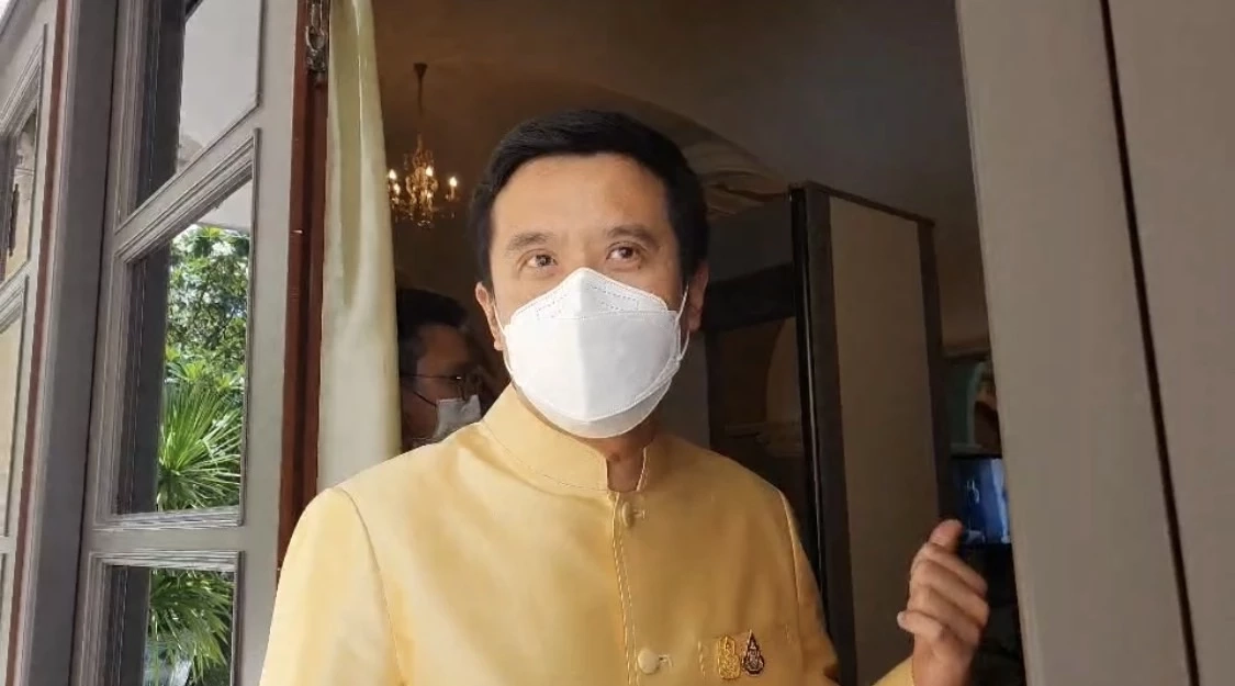 ชัยวุฒิ ธนาคมานุสรณ์  รมว.ดีอีเอส จากพรรคพลังประชารัฐถูกอภิปรายไม่ไว้วางใจวันที่สาม