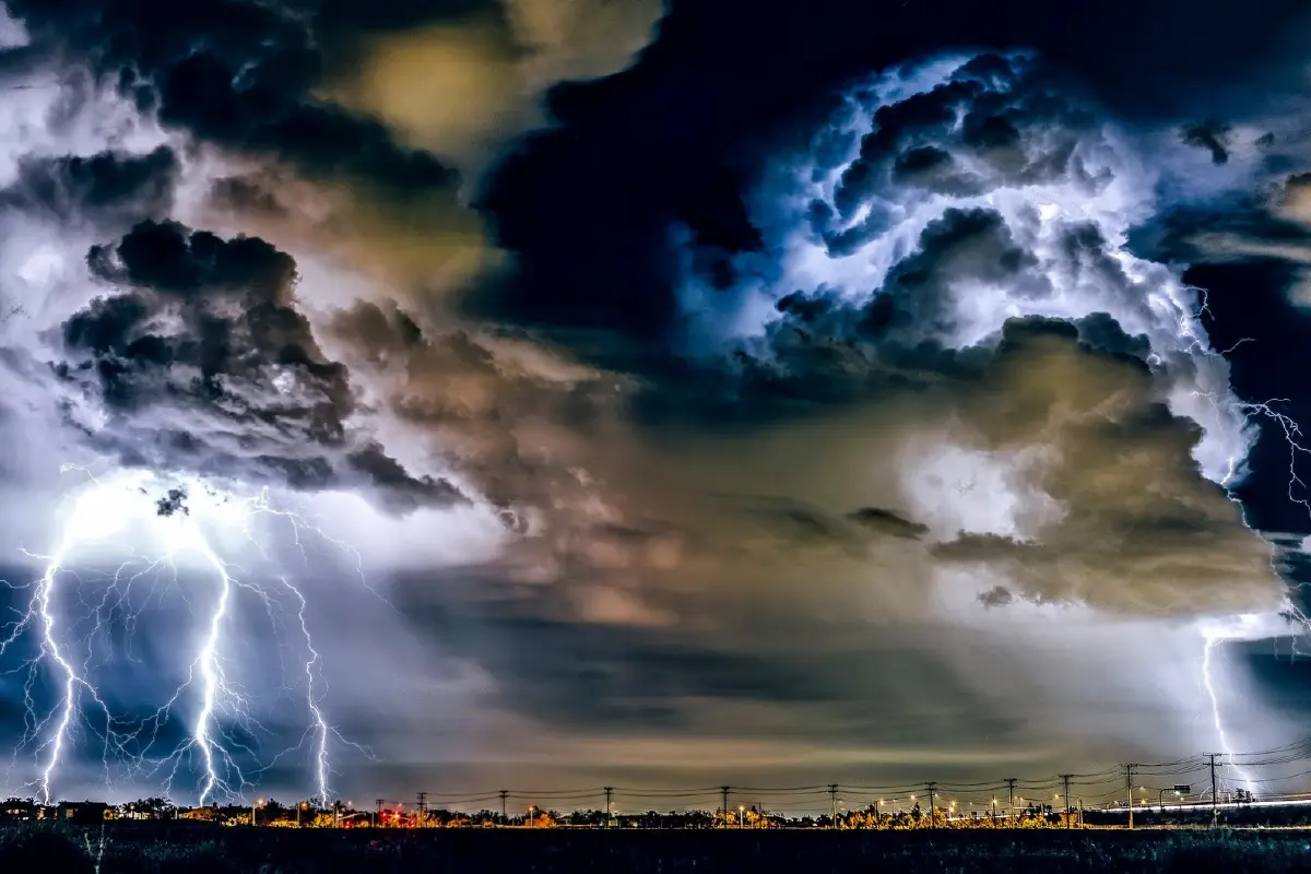กรมอุตุฯ ประกาศฉ.10 เปิดพ.ท.เสี่ยงภัย ฝนตกหนักถึงหนักมาก อันดามันคลื่นสูง