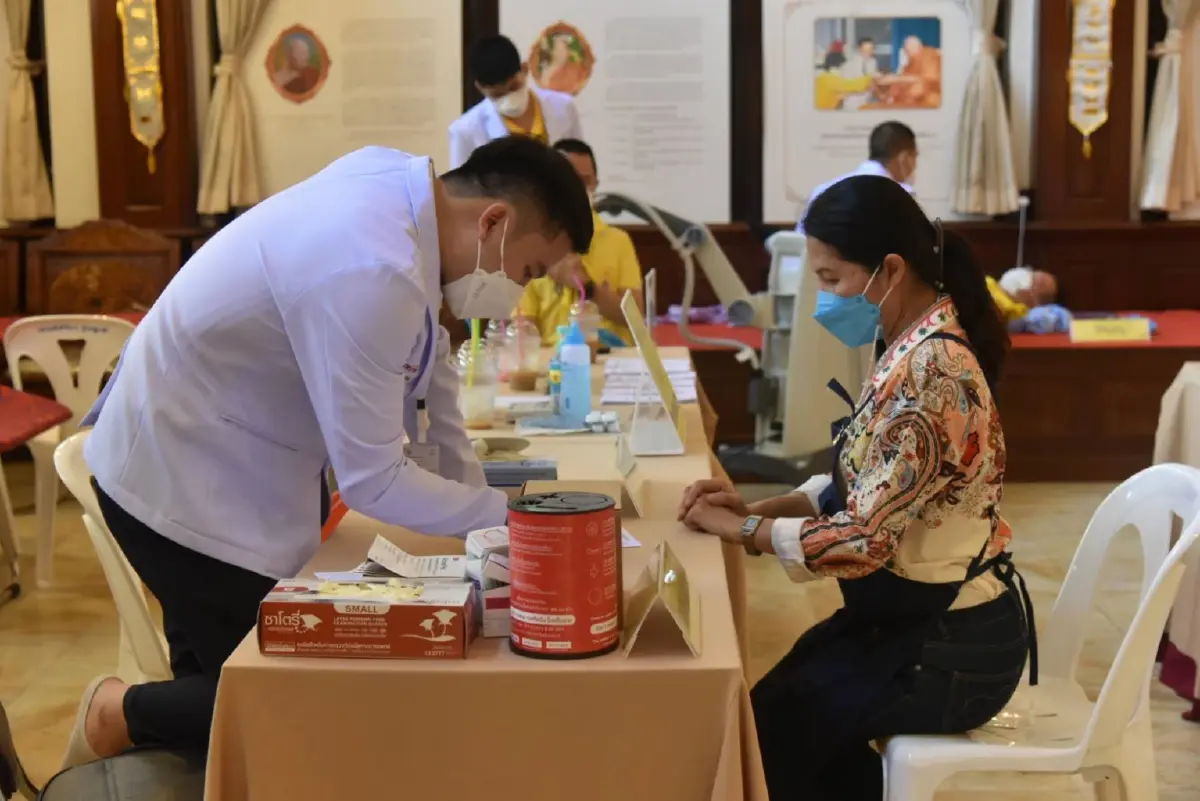 “จิตอาสาพระราชทานรอบเขตพระราชฐาน”  เฉลิมพระชนมพรรษา 70 พรรษา