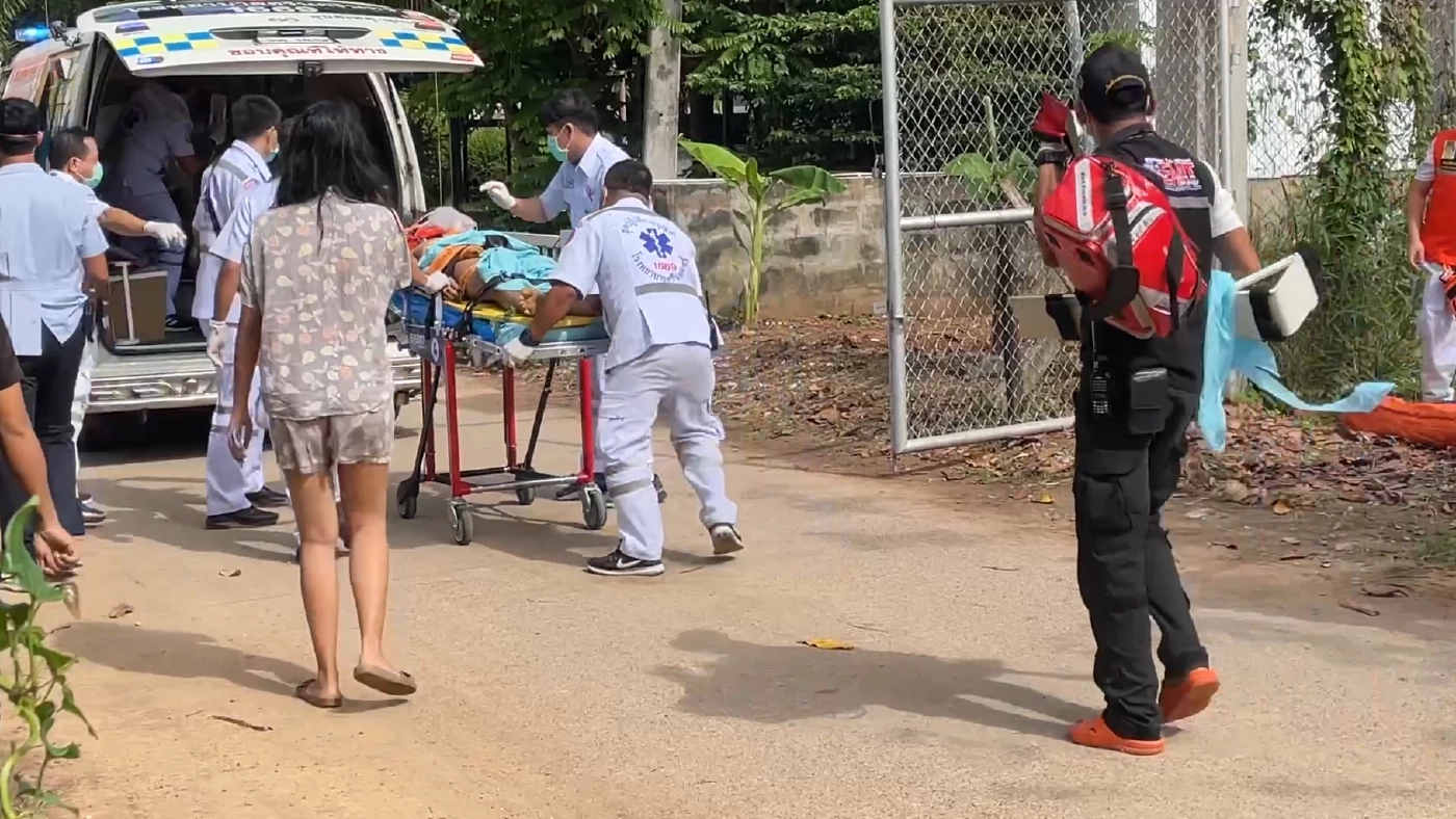 อดีตนักข่าวเพจดังเปลือยกายโดดเสาสัญญาณสูง 24 เมตร ดับ