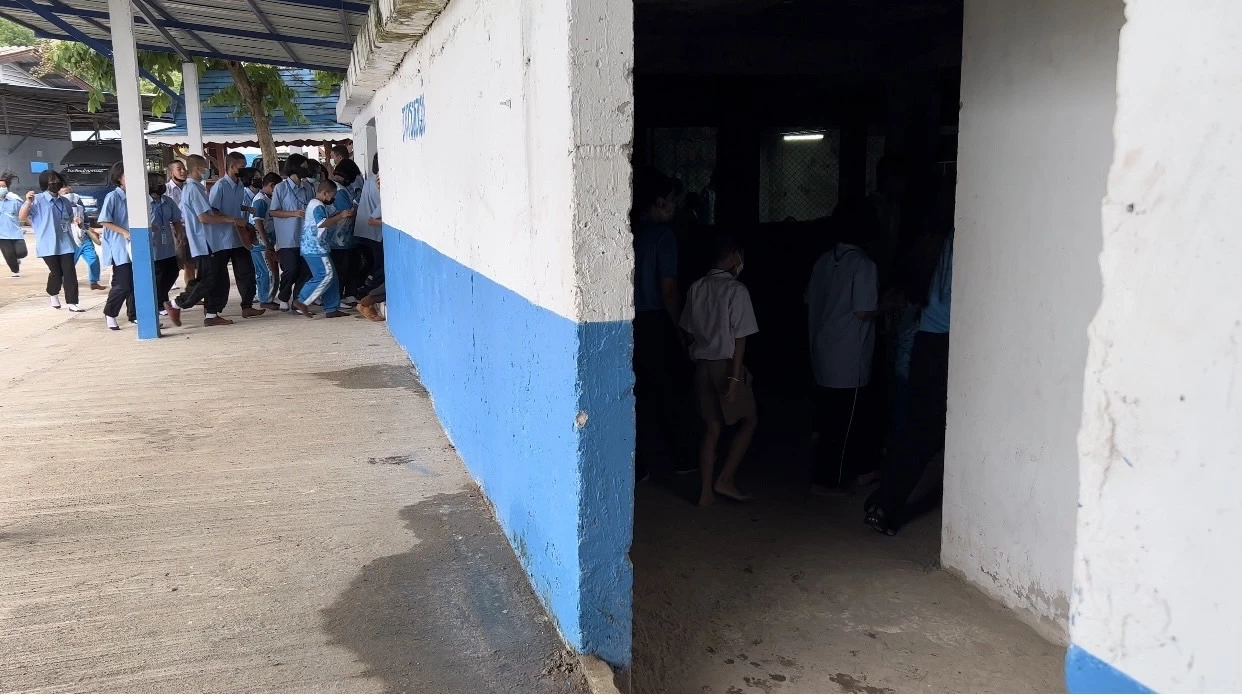 ชาวบ้านวาเล่ย์ ยังผวาเครื่องบินรบ ไม่กล้าส่งลูกหลานไปเรียน