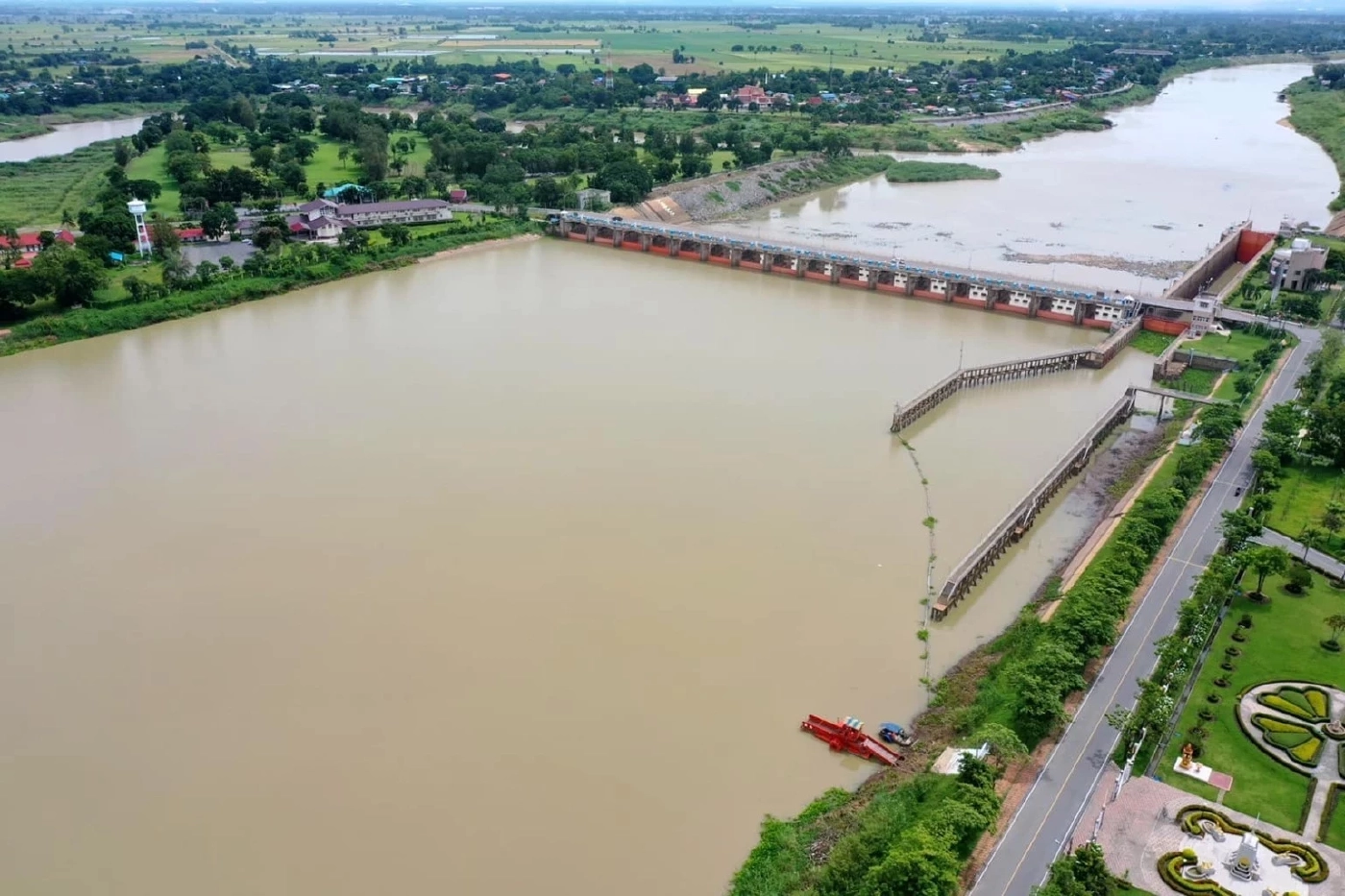 กรมชลฯ เตือน ปชช. 2 ฝั่งเจ้าพระยา-แม่น้ำน้อย จะเร่งระบายน้ำเขื่อนเจ้าพระยา