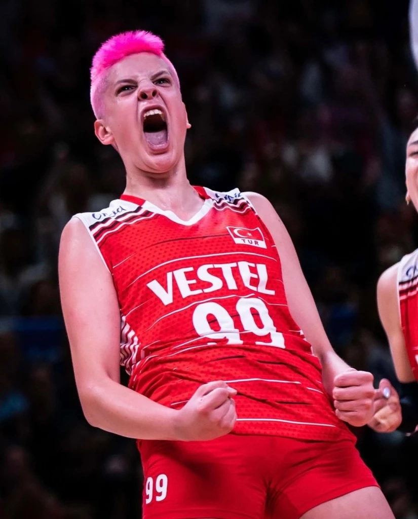 สรุปดราม่า "นักตบตุรกีหัวชมพู" ว้ากทีมไทย แฟนวอลเลย์ถล่มยับไม่ให้เกียรติ