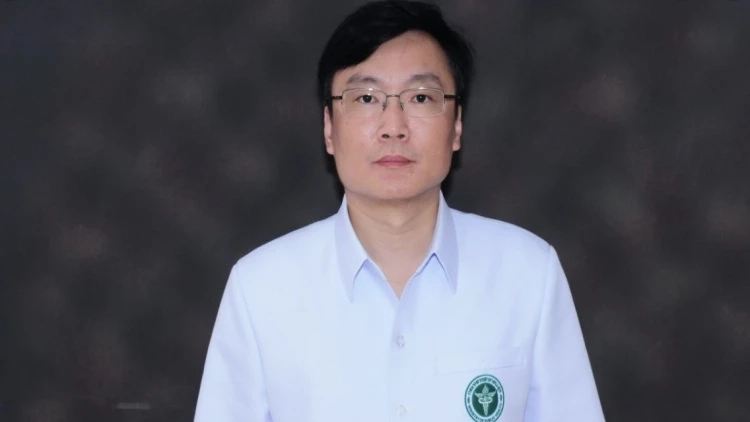 แพทย์เผย 2 กลุ่มเสี่ยงที่สุด ให้รีบมาฉีดวัคซีนโควิด รับเข็มกระตุ้นโดยเร็ว