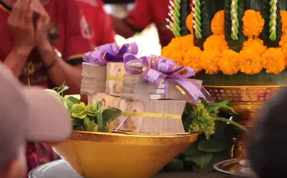 ฮือฮา ! เสี่ยหอบสินสอด 3.9 ล้านบาท สู่ขอควายหนุ่ม “เจ้าบุญเติม”