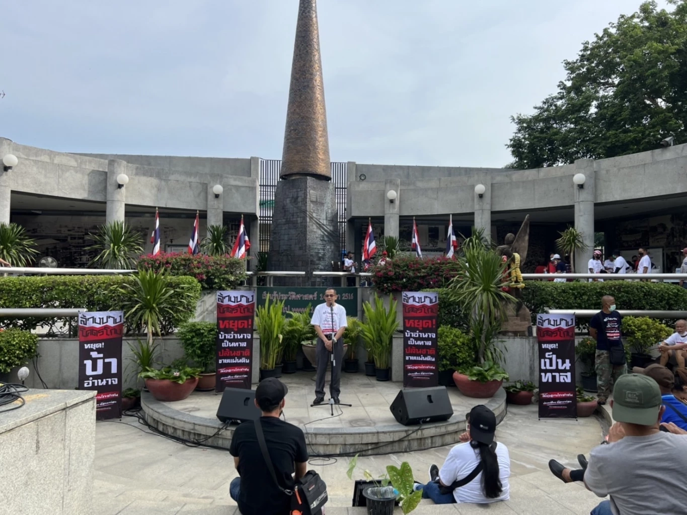 "จตุพร-ทนายนกเขา" พร้อมจัดม็อบลงถนนหากประชาชนเอาด้วย เพื่อเดินขบวนขับไล่ "บิ๊กตู่" เชิญคนสองฝั่งเข้าร่วม