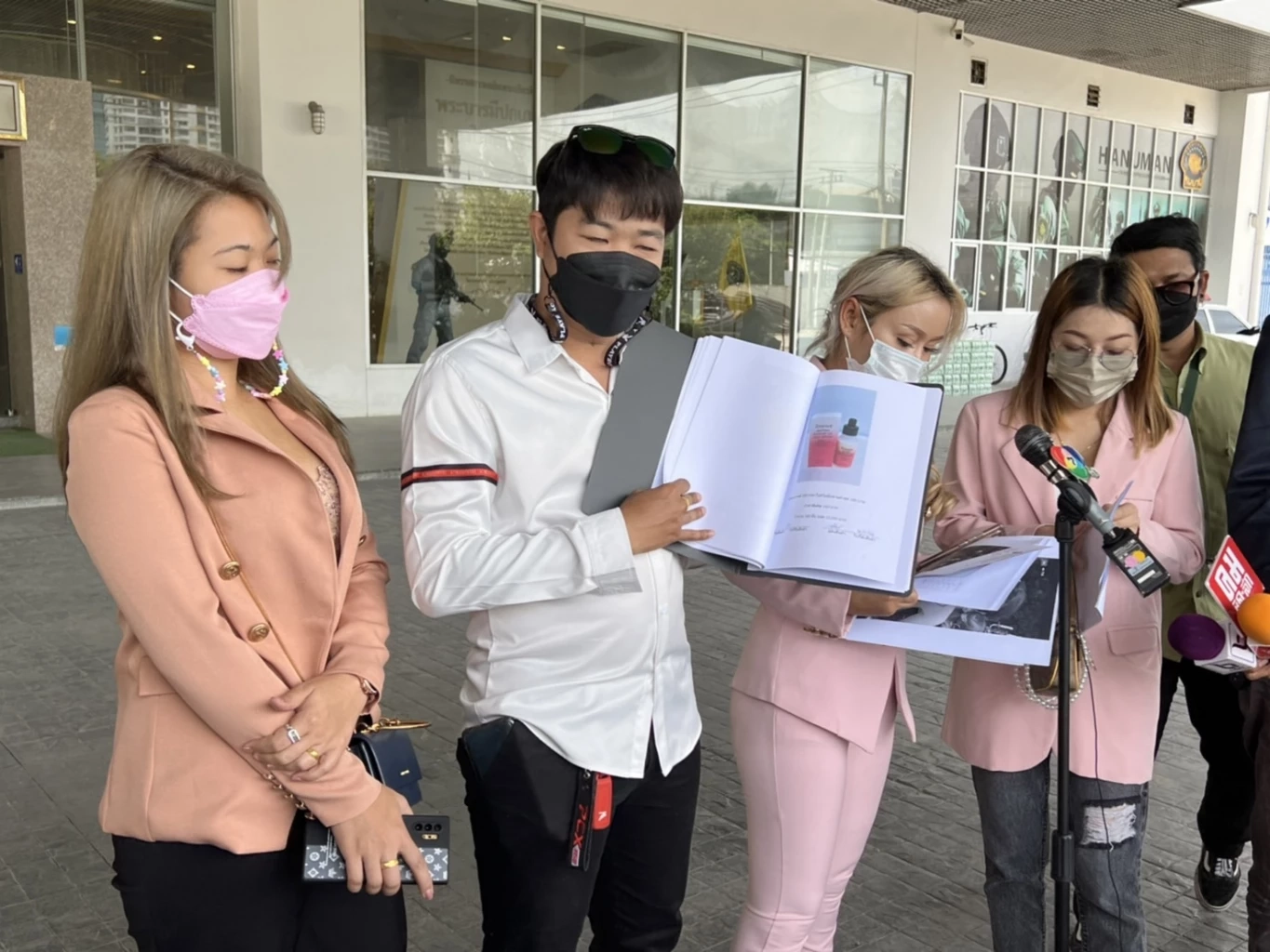 เจ้าของร้านเครื่องสำอาง แจ้งจับเน็ตไอดอล เบี้ยวค่าสินค้า กว่า 5 ล้าน