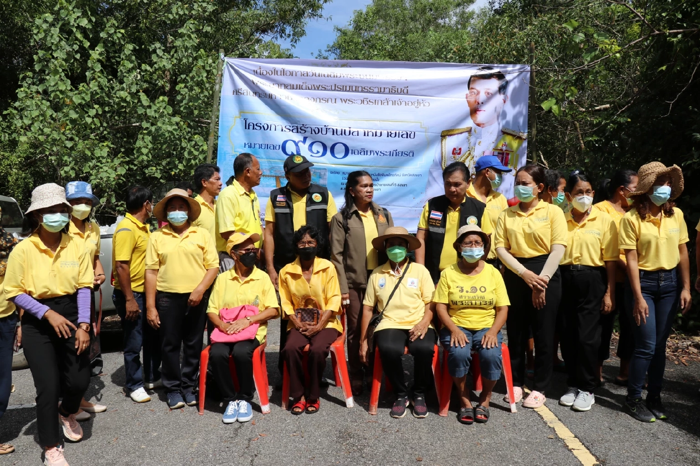 ชาวตำบลชะแล้ร่วมปล่อยพันธุ์ลูกปู