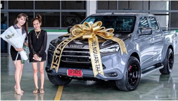 รวมเลขเด็ด ‘แม่น้ำหนึ่ง-เจ๊ฟองเบียร์-เจ๊นุ๊ก’ จัดให้ครบที่นี่ หวยงวด 1/8/65