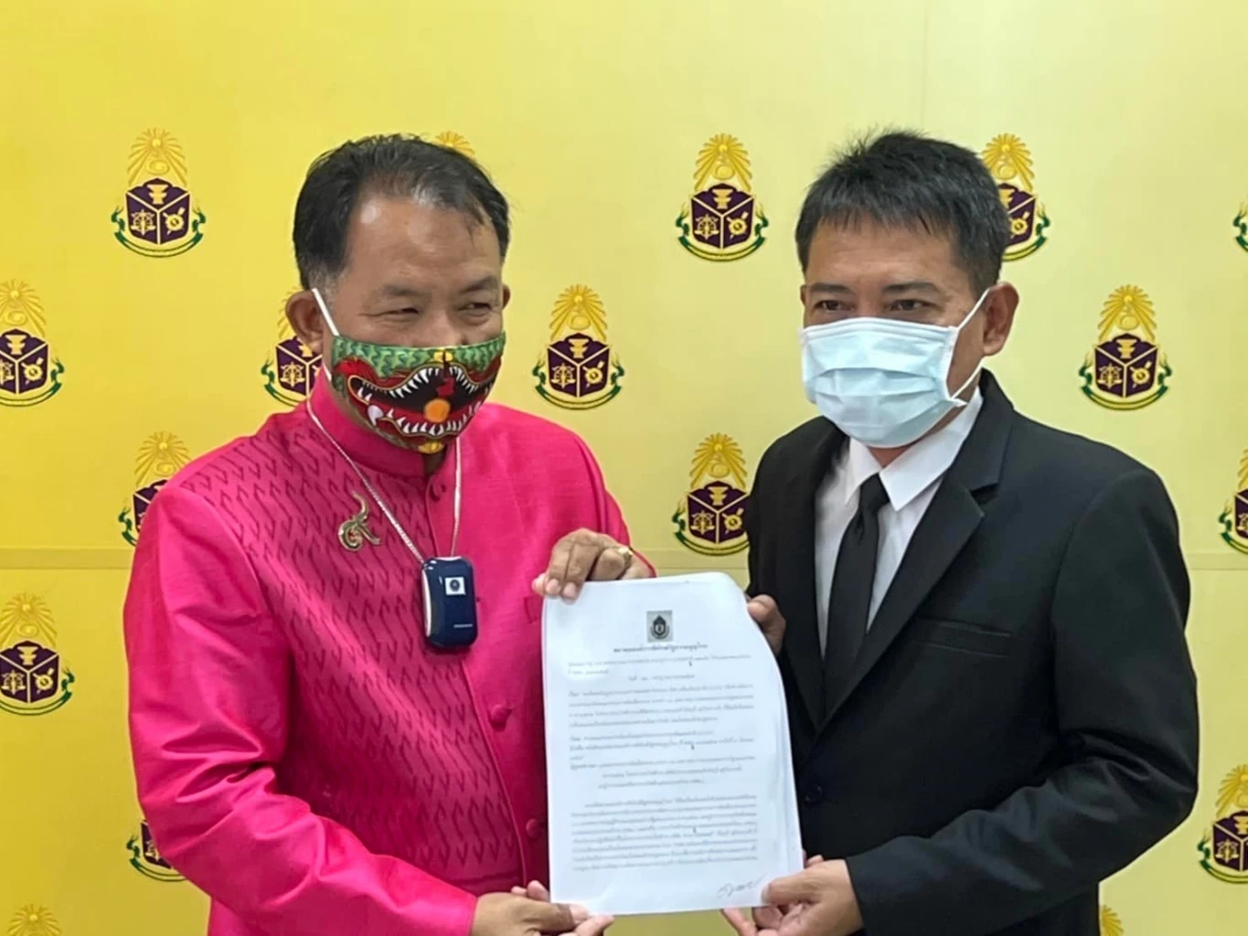 "ศรีสุวรรณ" ยื่น ป.ป.ช. เดินหน้าเอาผิดอาญา-จริยธรรมร้ายแรง ส.ส.รับกล้วย