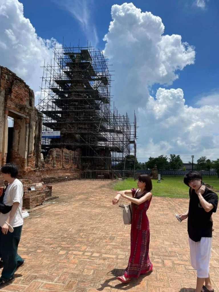 หนุ่มไทยตาลุกวาว “เอมิ ฟูคาดะ” ดาราหนัง AV ญี่ปุ่น เดินทางมาเที่ยวอยุธยา