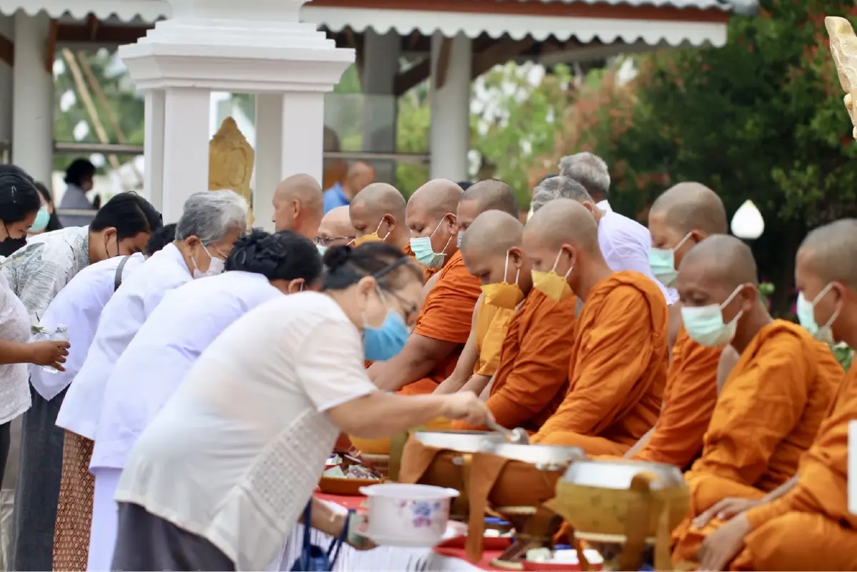 ชูเข้าพรรษาแนวใหม่ “มานคร นอนวัด” สร้างพื้นที่ปลอดภัย สร้างรายได้ให้ชุมชน