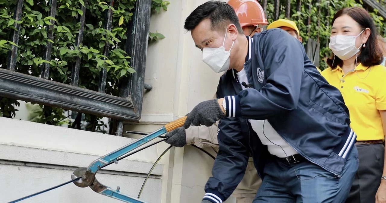 นายชัยวุฒิ  ธนาคมานุสรณ์ รมว.ดีอีเอส 