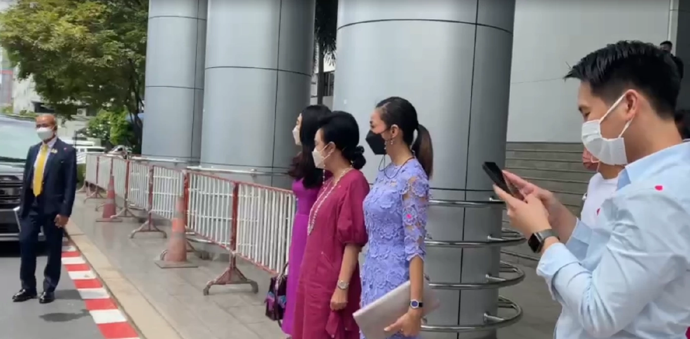 ศาลยกฟ้องคดี "คุณหญิงกอแก้ว" ถูกกล่าวหาปลอมลายเซ็นโอนหุ้น 2 หมื่นล้าน