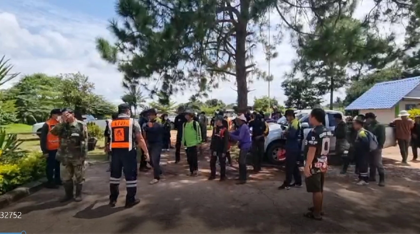 ระดมเจ้าหน้าที่กว่า 100 นาย ค้นหาคุณตาวัย 74 เก็บเห็ดพลัดหลงกับญาติ ในป่าสนภูเรือ จังหวัดเลย