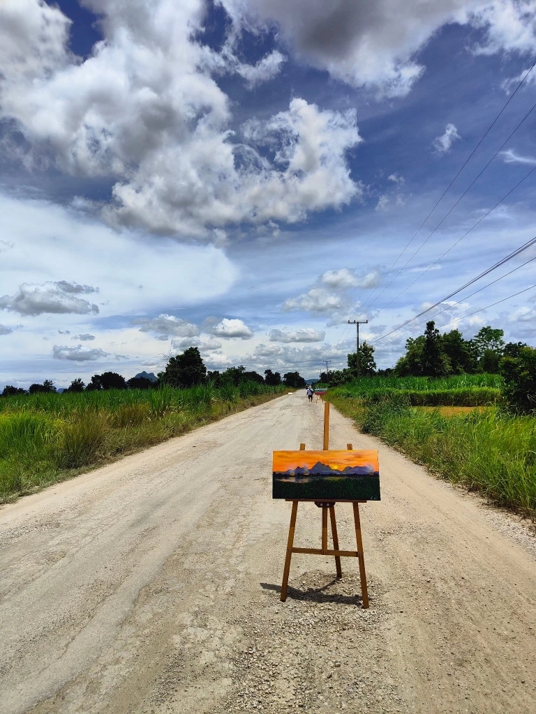 “ศิลปินชาวขอนแก่น”  จัดแกลเลอรี่โชว์งานศิลปะบนผิวถนนที่เต็มไปด้วยหลุมบ่อ