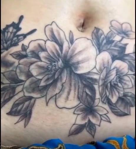 ชาวเน็ตแห่แซว ! อดีตเคยแรง สาวแก้รอรอยสัก สุดสยิวที่ท้องน้อย