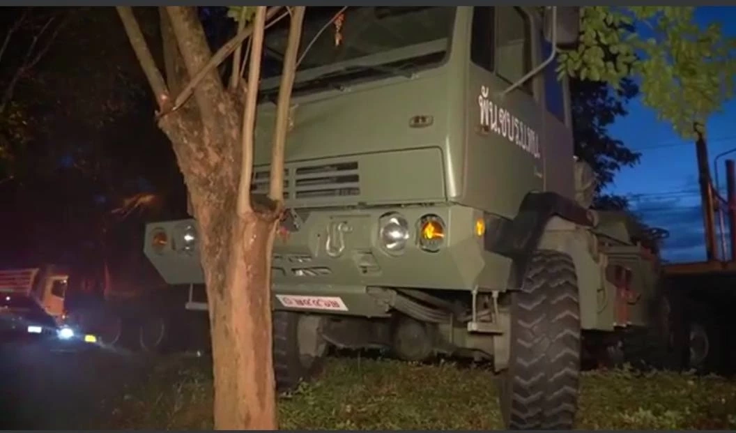 รถขนฮ.มทภ.4 เกิดอุบัติเหตุ 