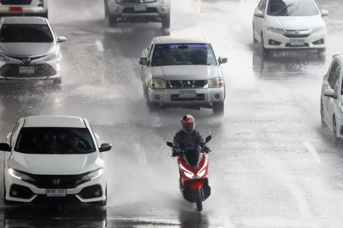 "กรมอุตุฯ" เตือนฉบับ 8 ฝนยังตกหนักถึงหนักมาก 31 จว. เช็กพื้นที่เสี่ยงที่นี่