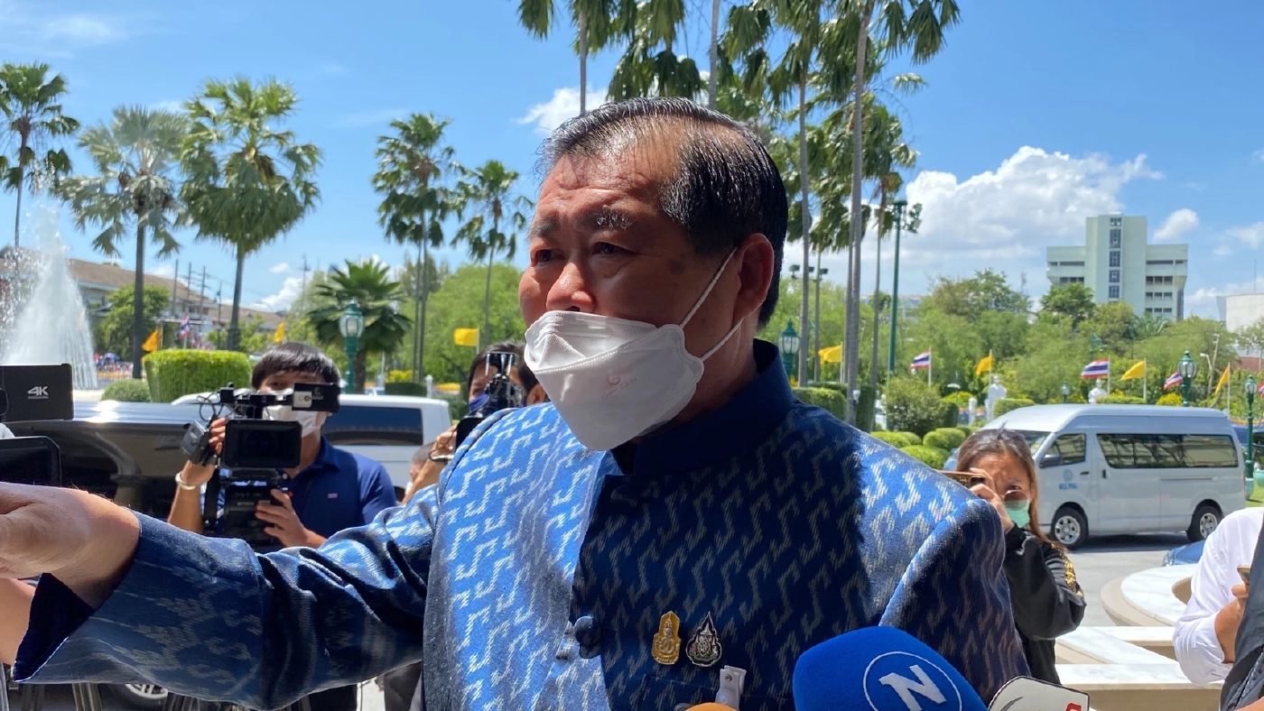 นิพนธ์  บุญญามณี  รมช.มหาดไทย เป็นหนึ่งในสามรมต.ประชาธิปัตย์ถูกอภิปรายวันที่สอง 