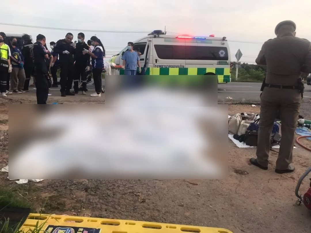 เกิดอุบัติเหตุรถตู้แสวงบุญพลิกคว่ำเสียชีวิต 8 ราย