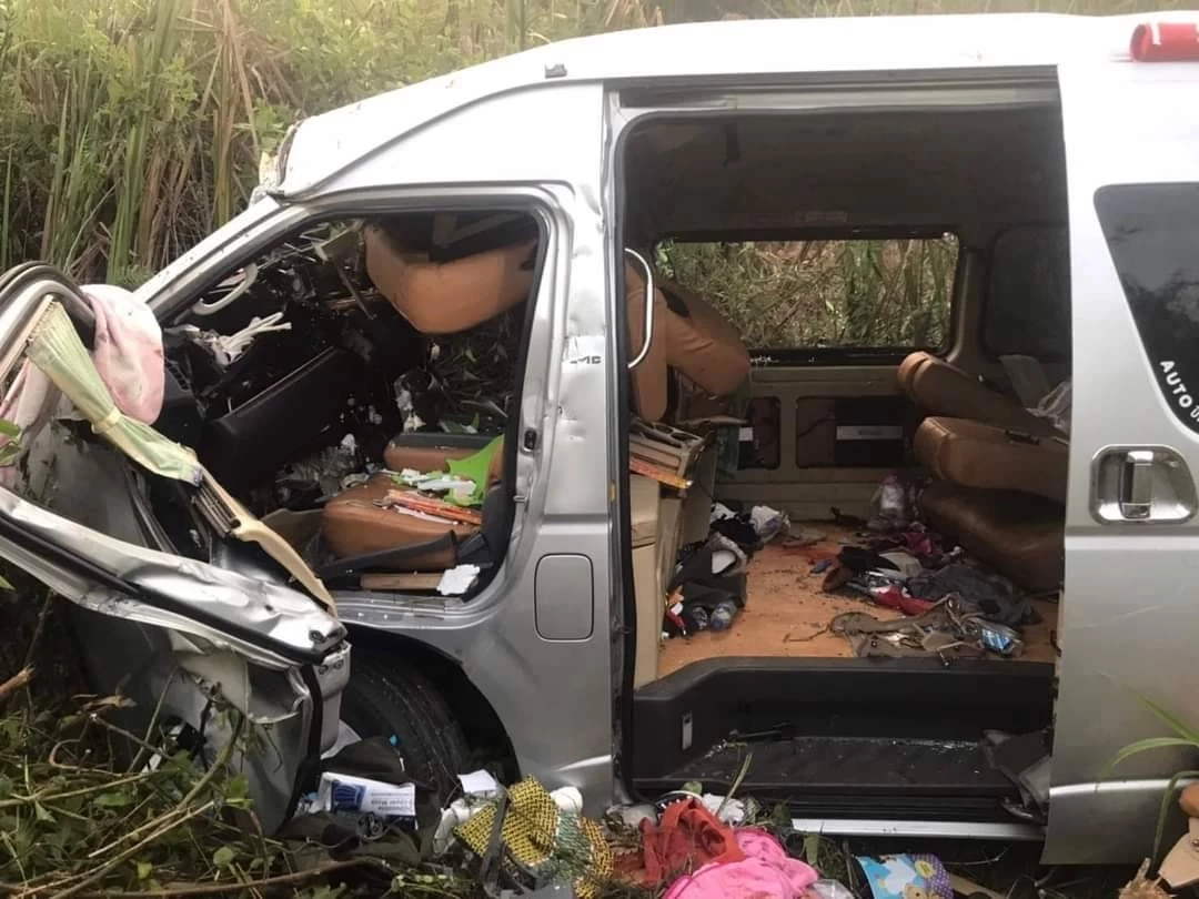 ญาติผู้เสียชีวิตรถตู้แสวงบุญสุดเศร้า รอรับศพกลับบ้าน