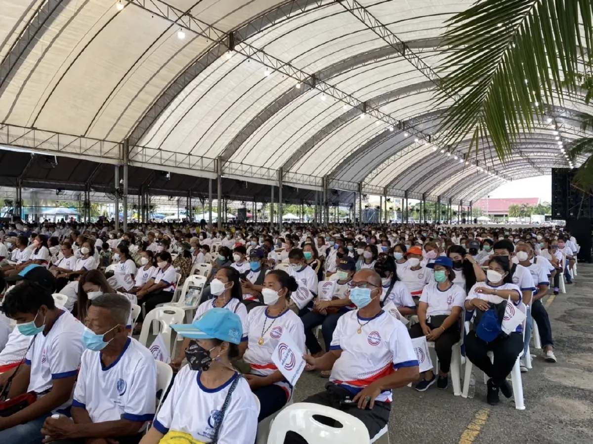 “ทิพานัน”ปลื้มกระแสนิยมพปชร.ยังดี โรดโชว์เวทีแรกคึกคัก
