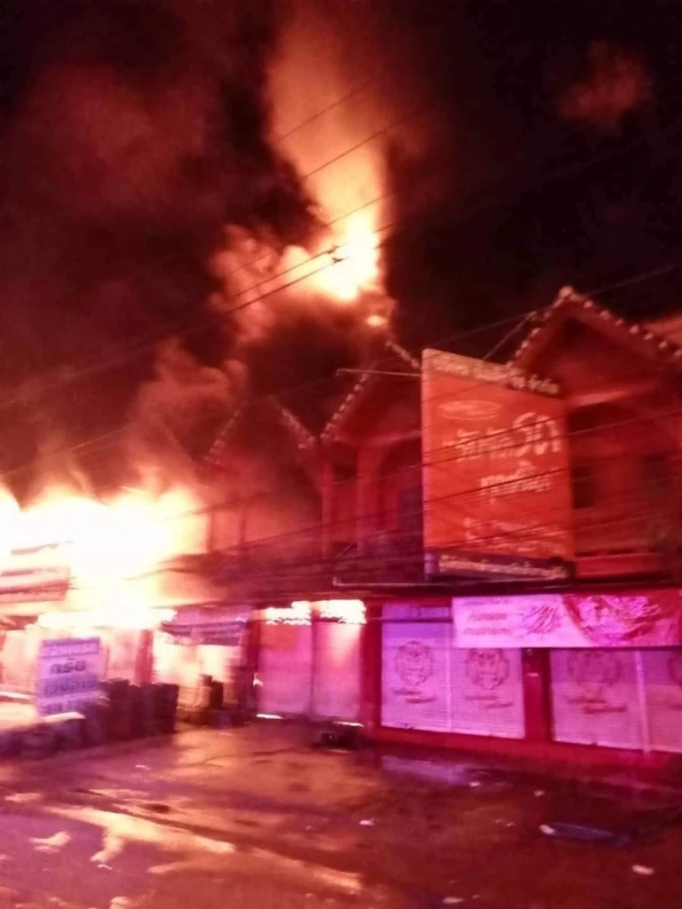 ระทึก ไฟไหม้วอดโรงงานผลิตที่นอนยางพาราเชียงราย มีผู้เสียชีวิตภายใน