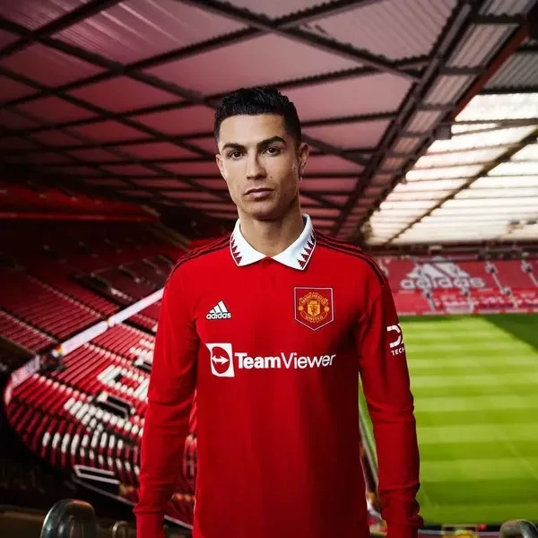 ทัพนักเตะ "แมนยู" เดินทางถึงไทยแล้ว พร้อมประชันแข้งลิเวอร์พูล 12 ก.ค.นี้