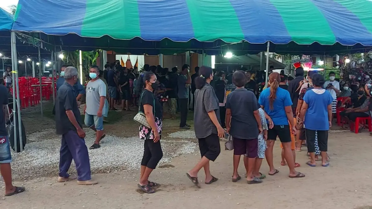 "ปานเพชร" กลับสู่มาตุภูมิ ญาติ-เพื่อนบ้าน แห่อาลัยร่วมพิธีรดน้ำศพ